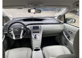 Прокат Toyota Prius Hybrid в Киеве